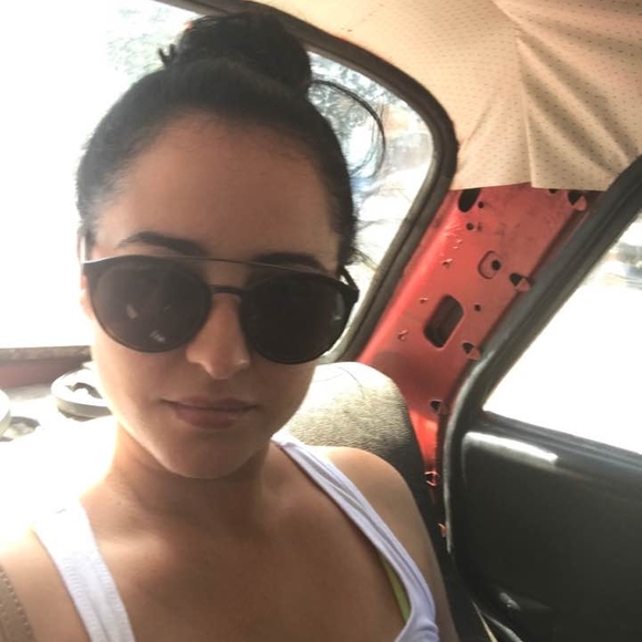 Meet your Posher, Yandra - Picture 1 of 1